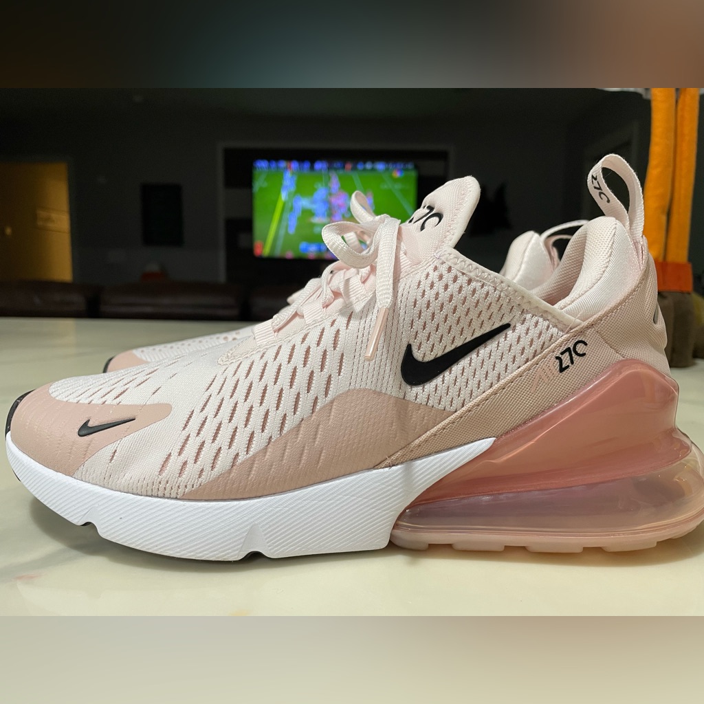 Nike 270